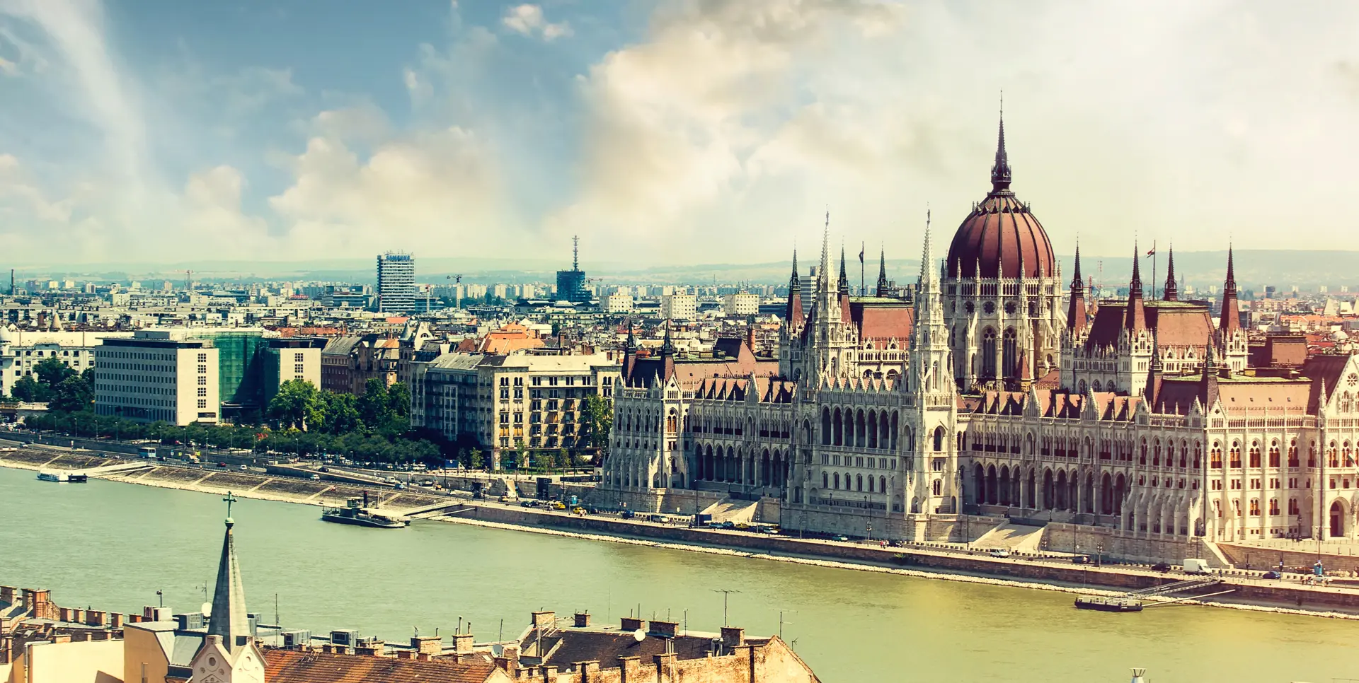 Parlamento húngaro de Budapest-Visitas guiadas y excursiones en Español-Buendía
