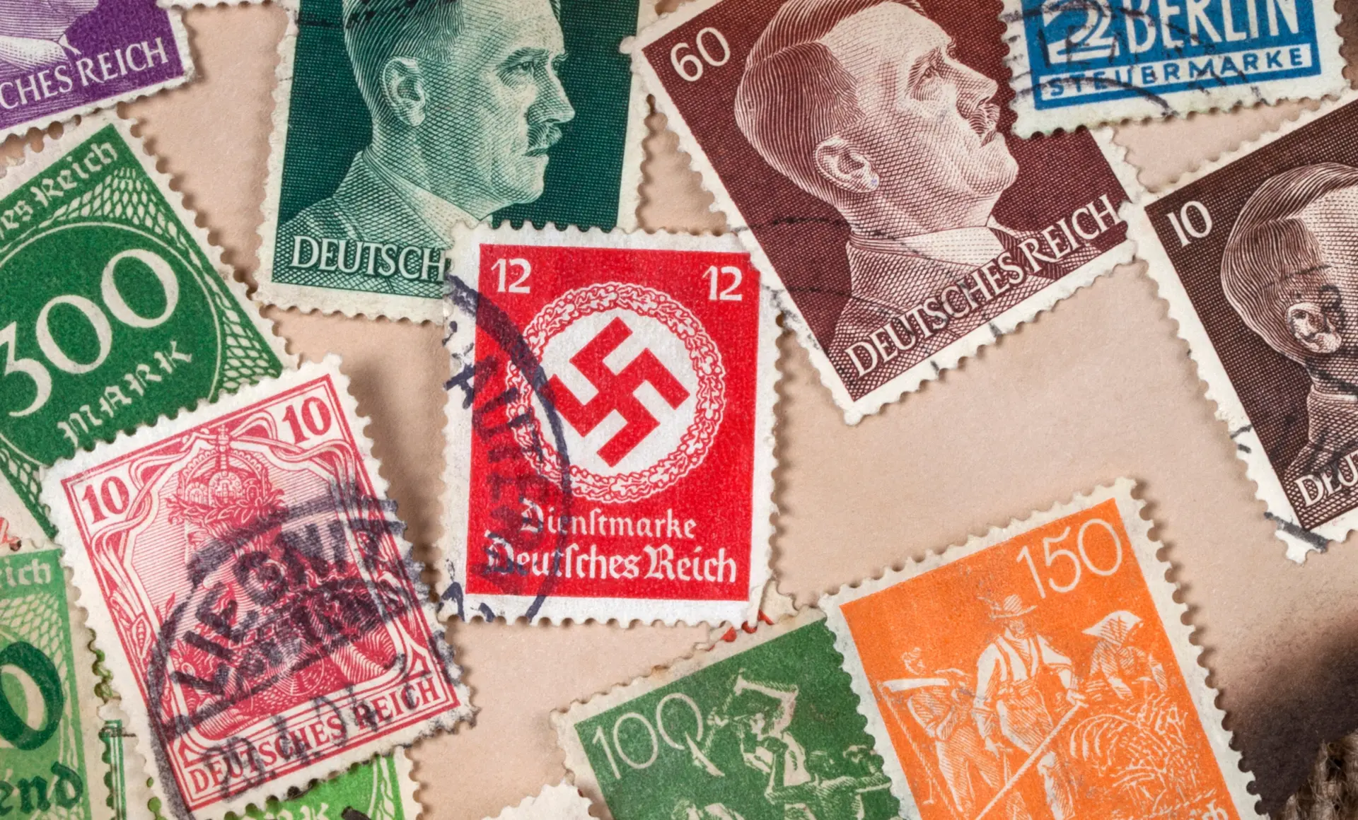 Sellos antiguos del régimen nazi - Tour por el Múnich del Tercer Reich - Excursiones y Actividades en Múnich en español - Buendía