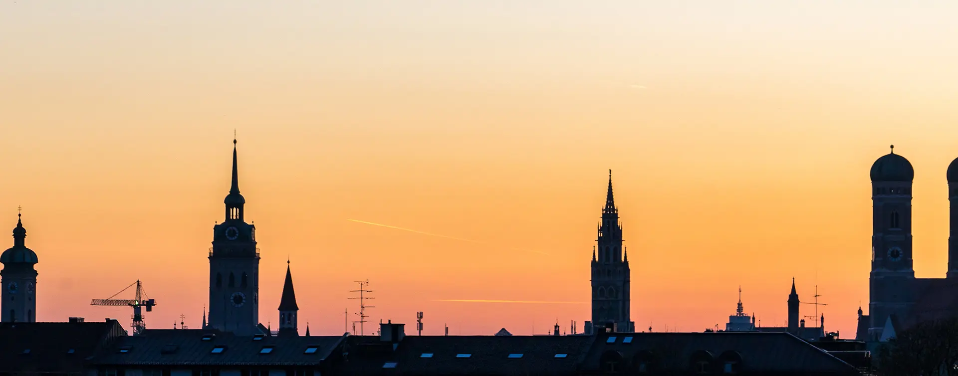 Monumentos de Múnich a contra luz al atardecer - Visita Guiada Múnich Esencial - Actividades y Excursiones Buendía Baviera, Alemania
