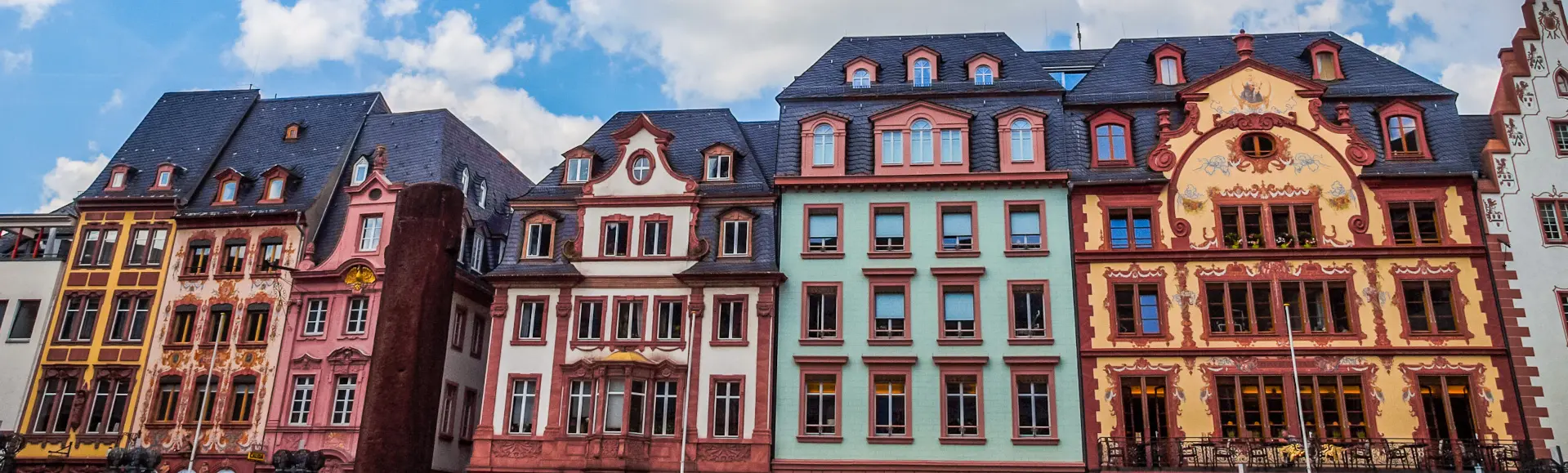 Las coloridas casas de Mainz adornan las calles principales.
