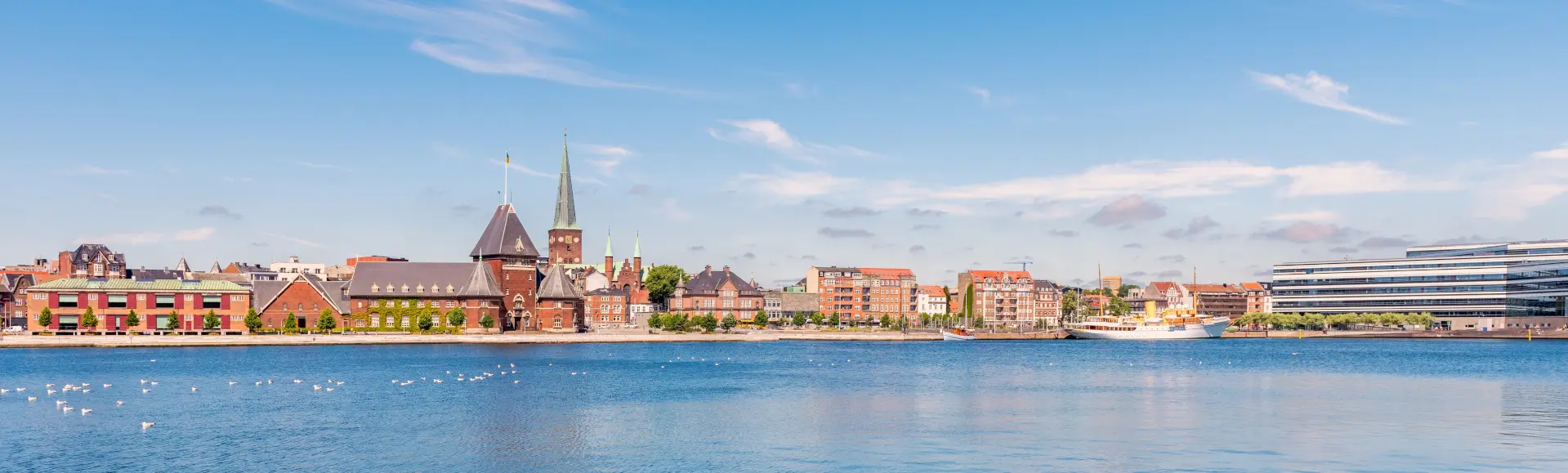 Aarhus, ciudad costera de Dinamarca.