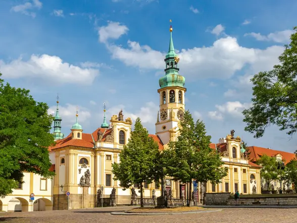 Fachada barroca del Santuario de Loreto en Praga