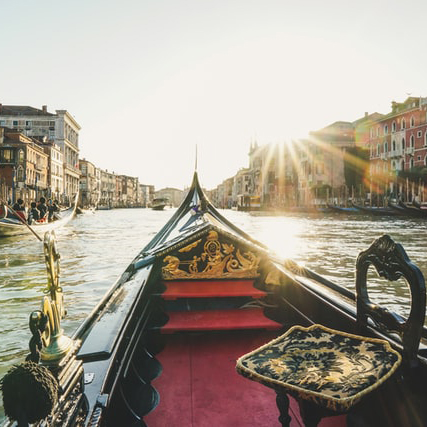 Góndola en los canales de Venecia - Paseo privado en Góndola con guía - Excursiones y actividades Buendía Italia