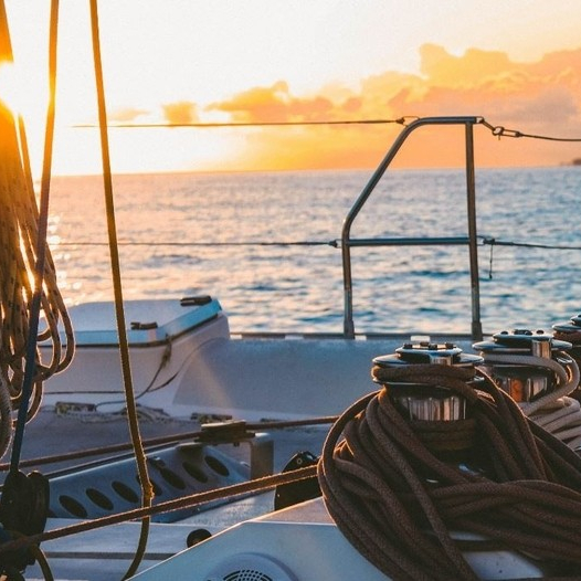 Excursión en Catamarán en Valencia - Paseo Catamarán a la Puesta de Sol - Actividades y Excursiones Buendía Comunidad Valenciana 