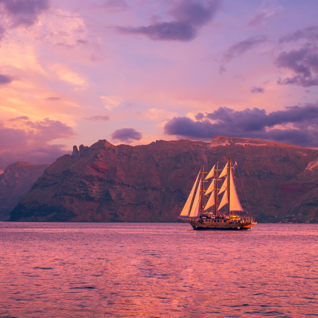 Crucero por las Islas Volcánicas con cena a bordo - Excursiones y Visitas guiadas Buendía Tours Grecia