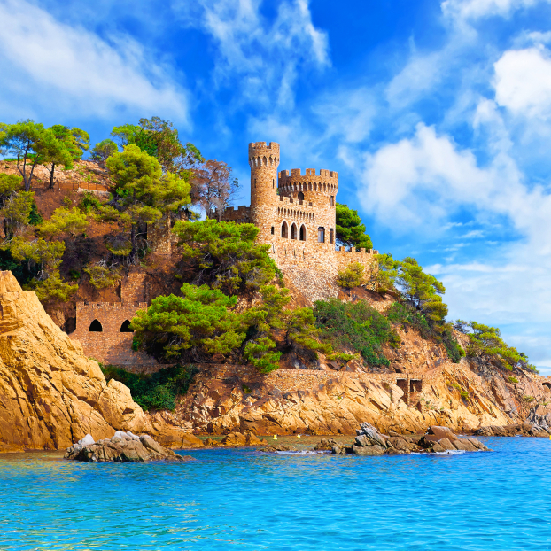 Castillo medieval de San Juan, Sant Joan en Lorret de Mar - Excursión a la Costa Brava por Tierra y Mar desde Barcelona - Visitas guiadas y Free tours Buendía Cataluña