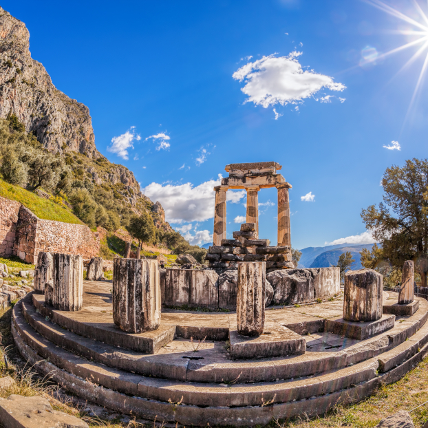  ruinas del templo de Apolo - Excursión a Delfos desde Atenas - Tour y Visitas guiadas en español Buendía Tours Grecia