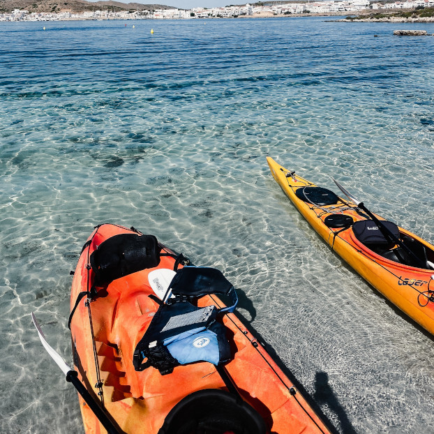 Excursión en Kayak en las Playas de Isla Colom y Sa Torreta - Actividades y Experiencias Buendía Tours Baleares, Menorca