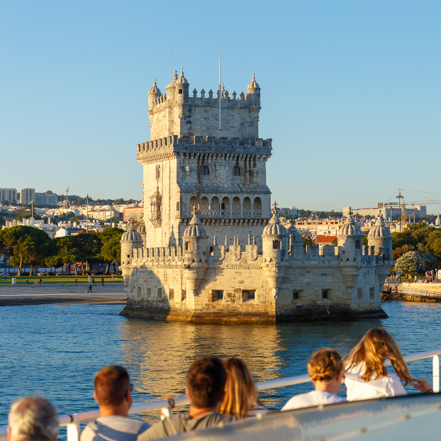 Paseo en Barco por el Tajo con Copa de Vino