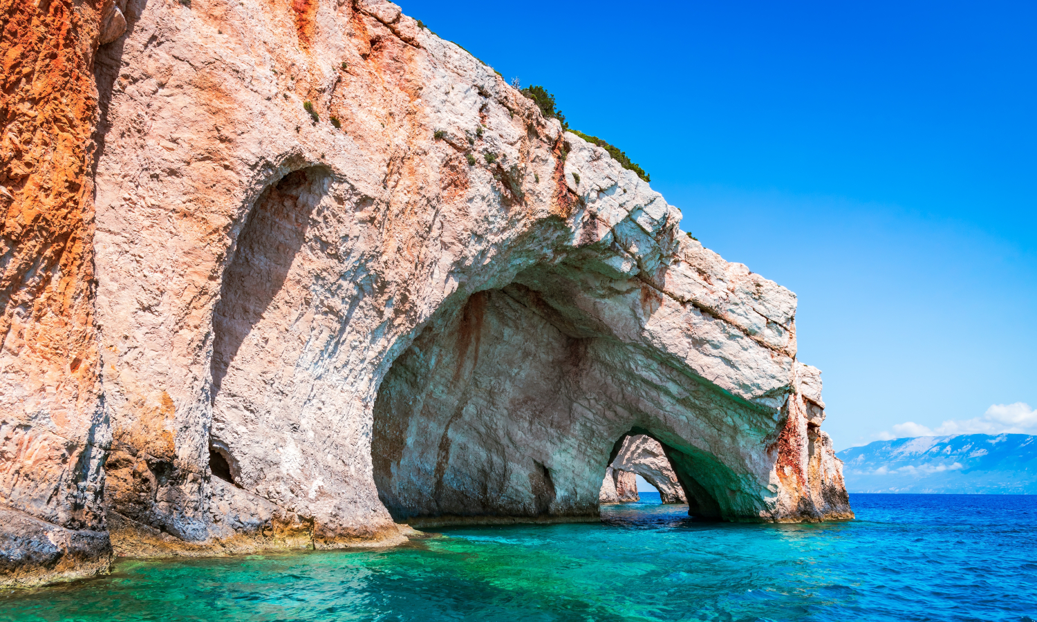 Cuevas azules en Grecia