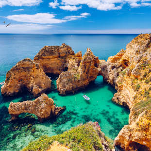 Paseo en Barco con Almuerzo por la costa de Lagos y Ponta Piedade