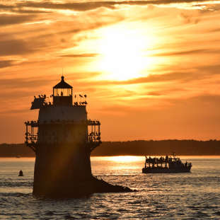 Paseo en barco a la puesta de sol en Fisterra