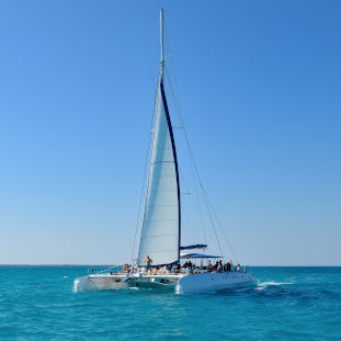 Excursión en catamarán al Cabo de Creus desde Roses