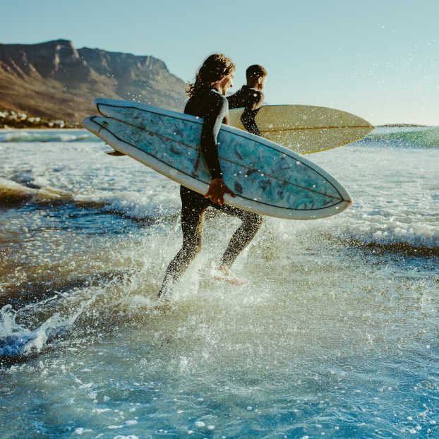 Clases de surf en grupo en Asturias
