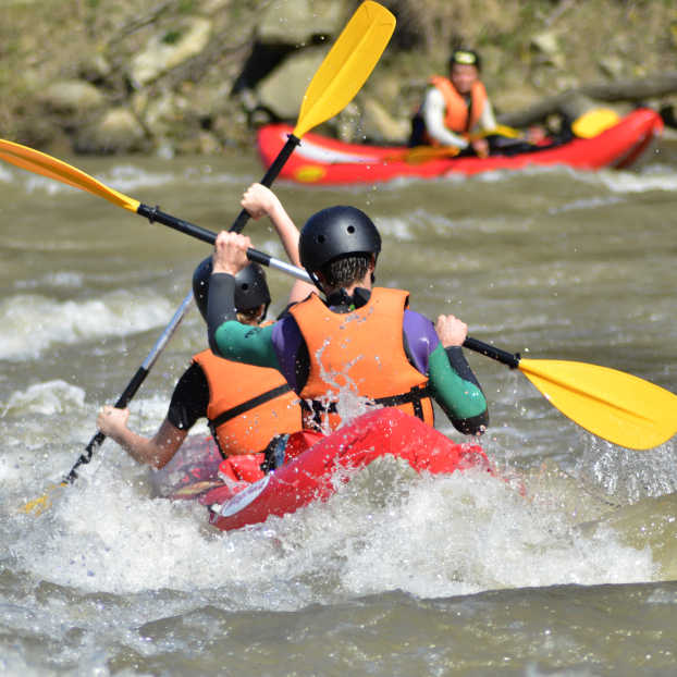 Canoa en el río Deva desde Panes hasta Unquera