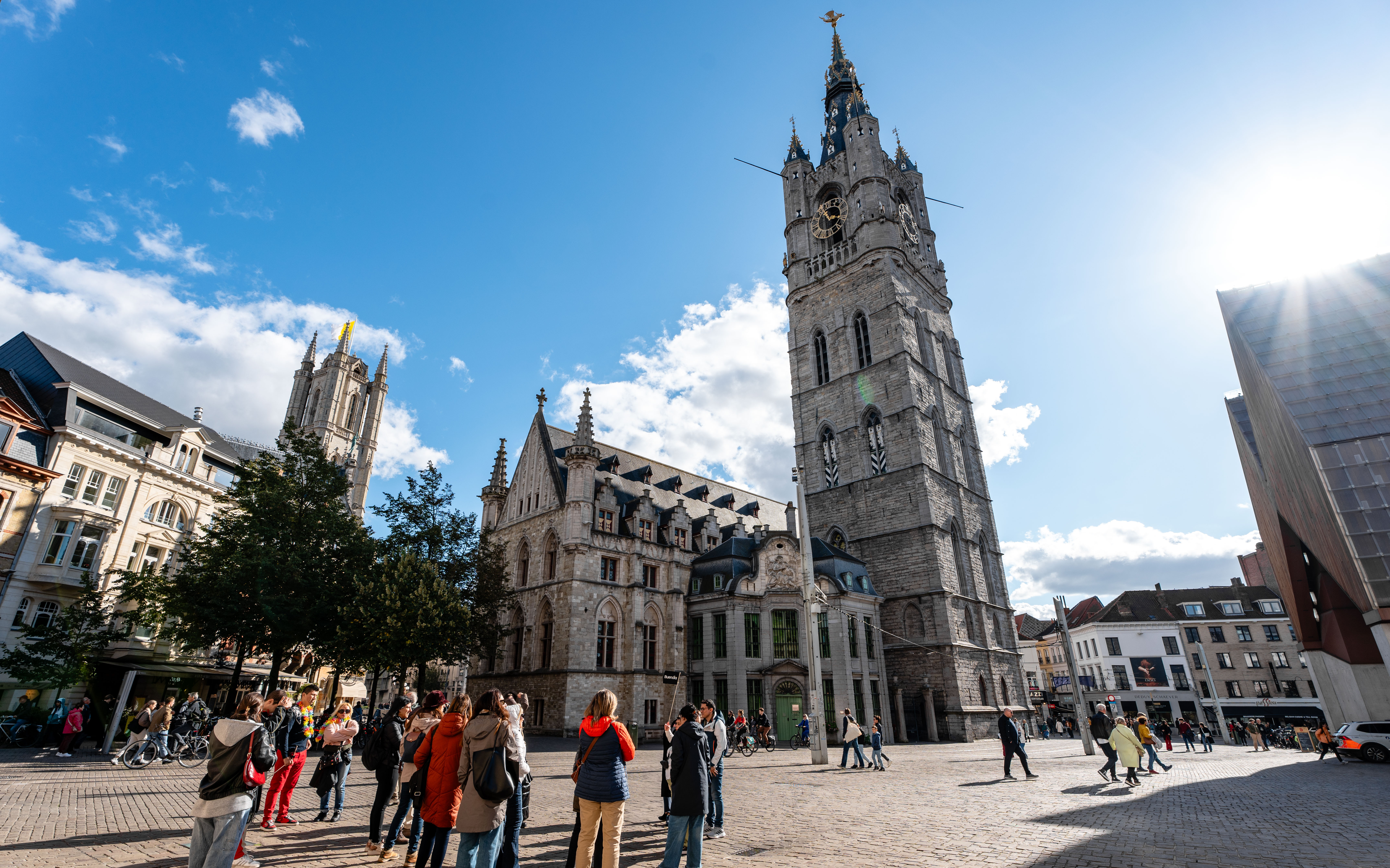 Belfort, el gran campanario de Gante, guarda una gran cantidad de secretos. ¿Los descubres con nuestros guías expertos?