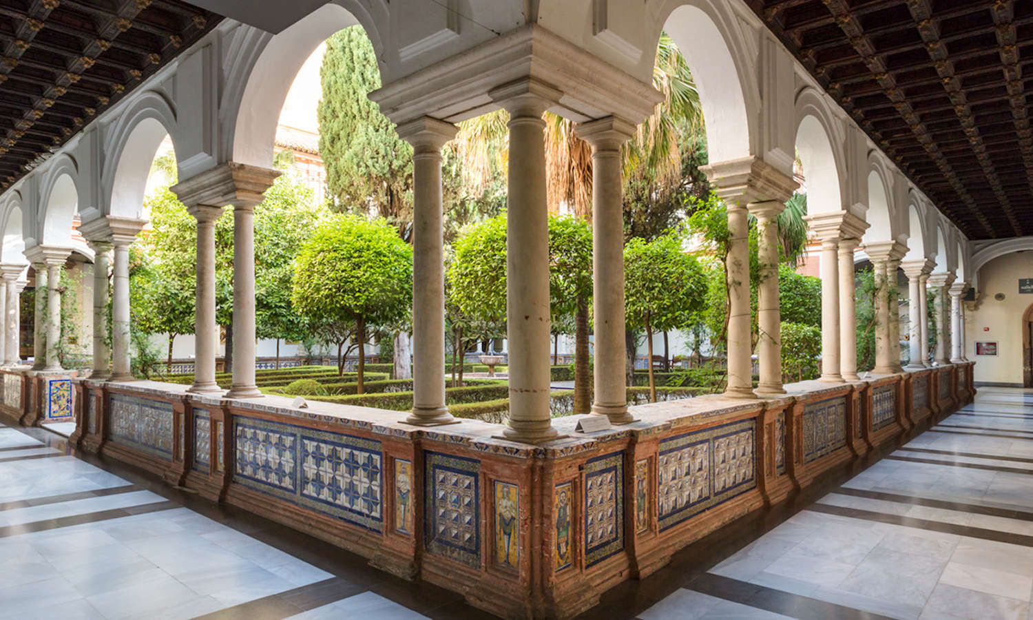 Patio del Museo Bellas Artes de Sevilla, un lugar con encanto dentro del edificio.