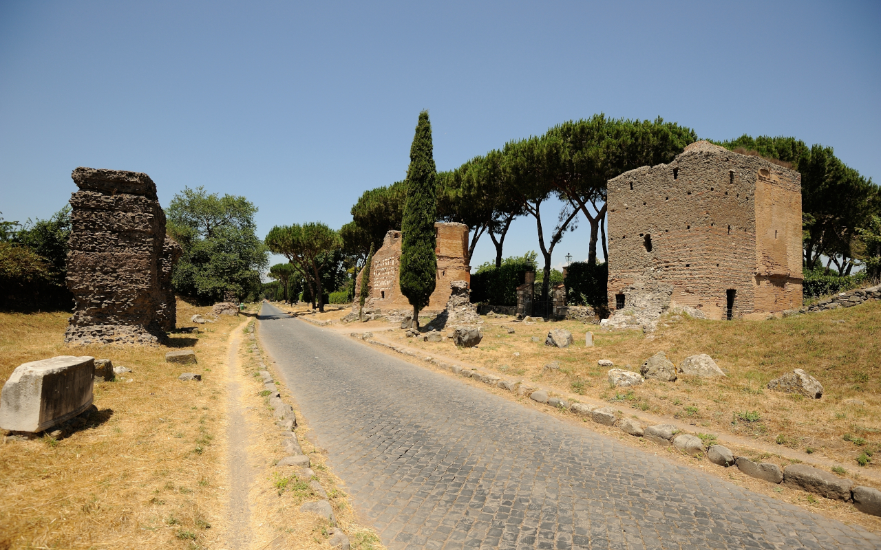 Tramo del tour por la Via Appia de Roma, la calzada clave de la Antigua Roma.