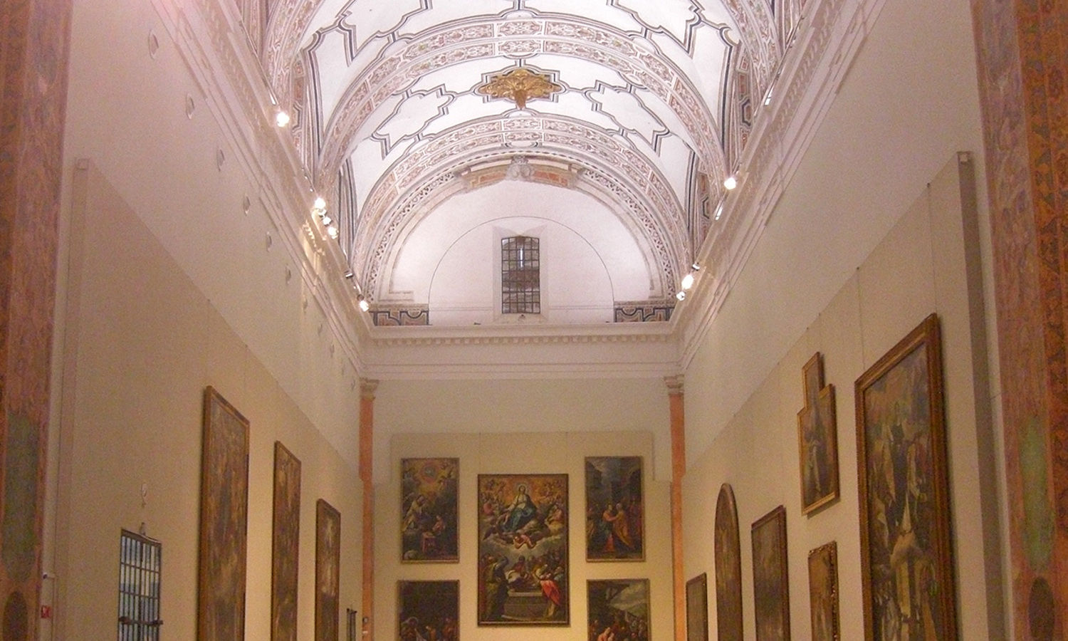 La sala V del Museo ocupa la antigua iglesia del convento de la Merced.