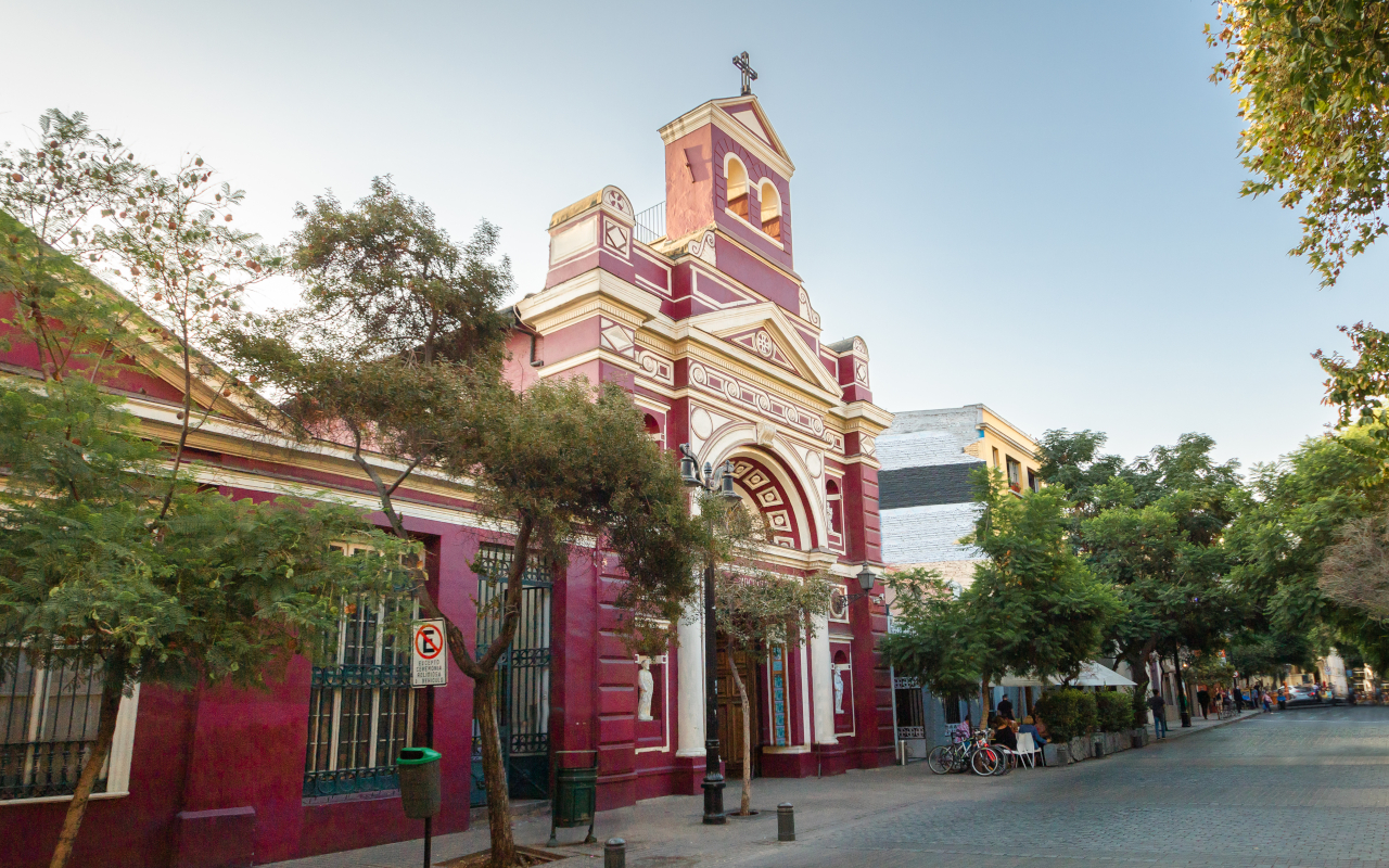 Edificio colonial en el Barrio de Lastarria, uno de los más famosos de la capital de Chile.