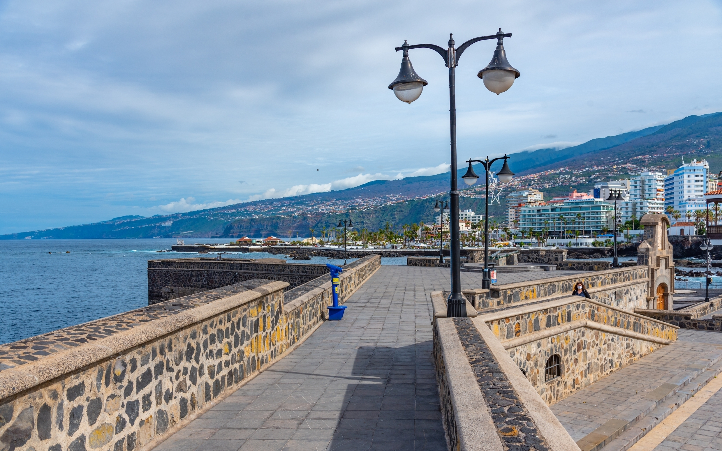 La Batería de Santa Bárbara es una fortificación a pie de mar que data del siglo XVIII.