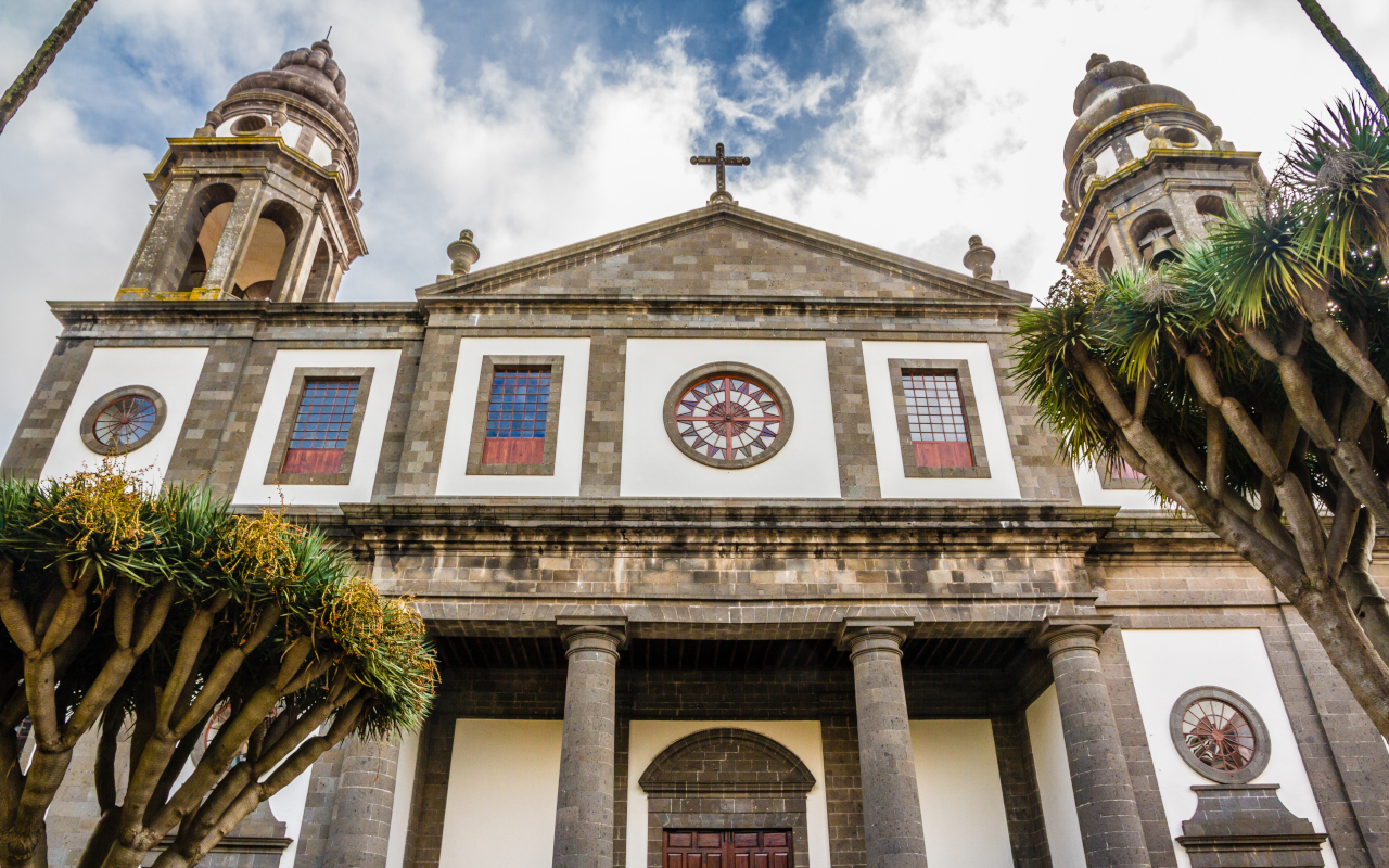 Fachada central de la Catedral de La Laguna.