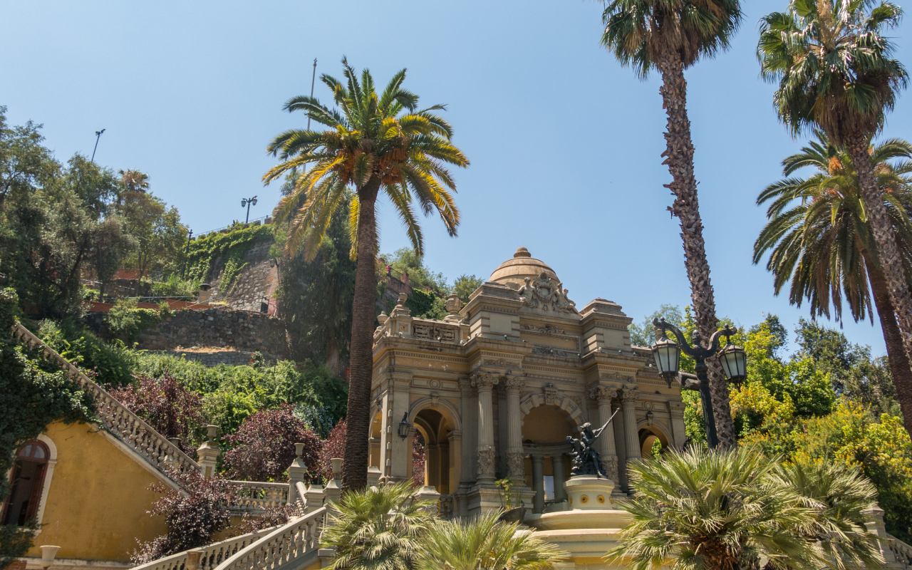 Cerro de Santa Catalina, con la Fuente de Neptuno, que ofrece vistas a la ciudad.