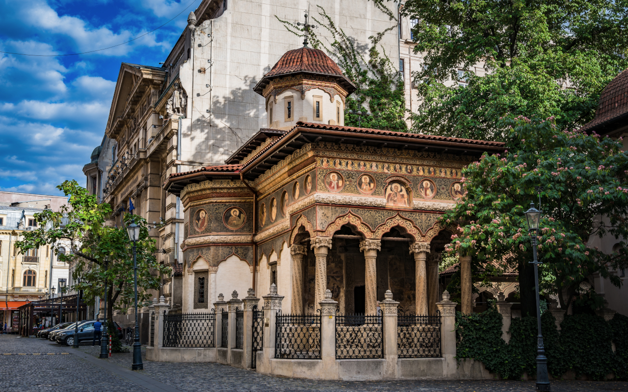 El edificio del monasterio de Stavropoleos es uno de los principales atractivos turísticos de la ciudad.