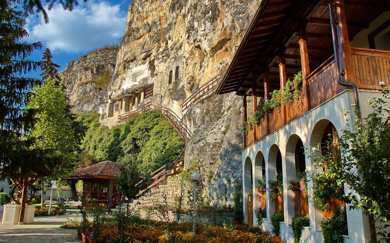 El monasterio de Basarbobo será la alternativa a la basílica de Ruse.