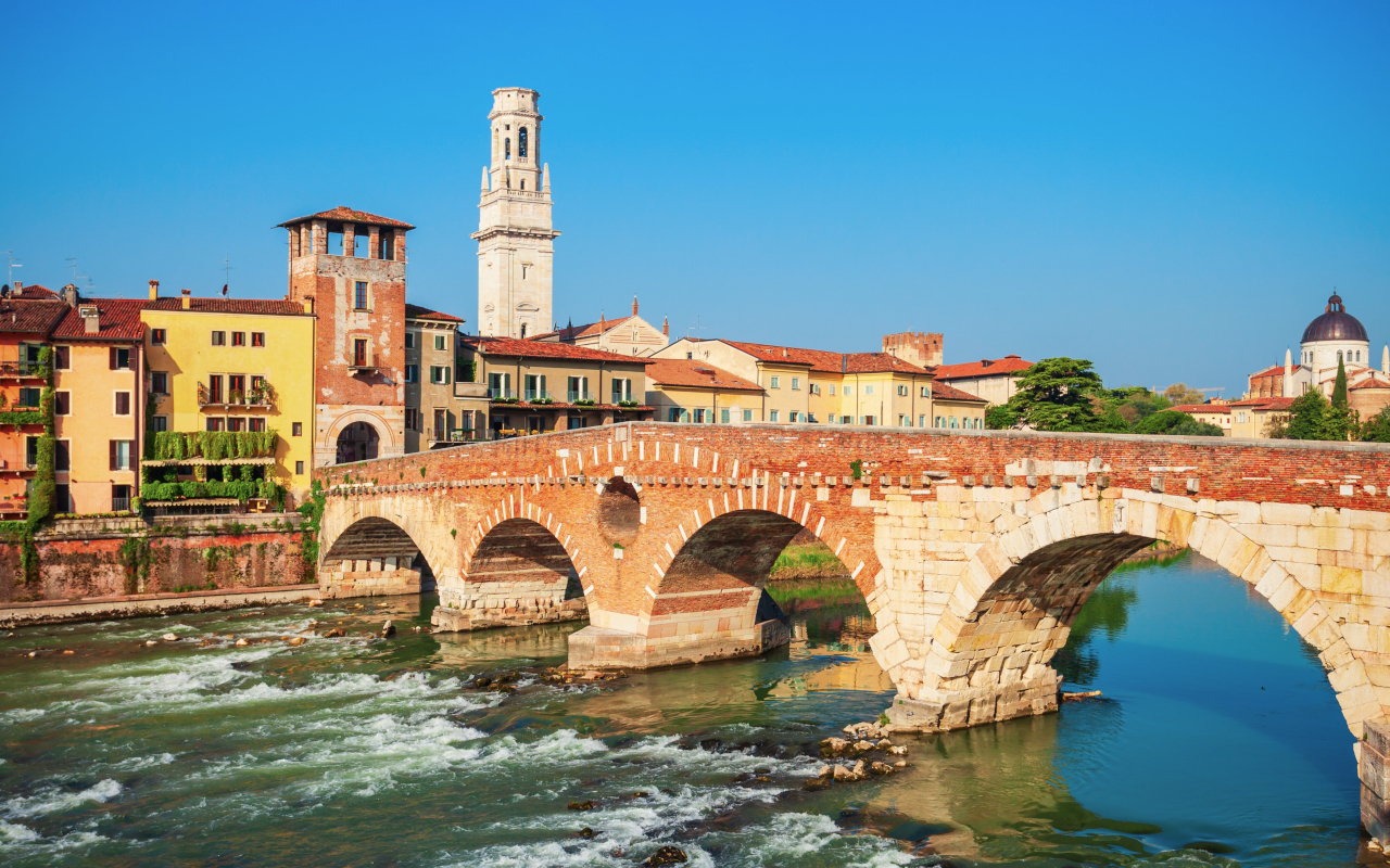 El puente de Verona te transportará a épocas de antiguas civilizaciones.