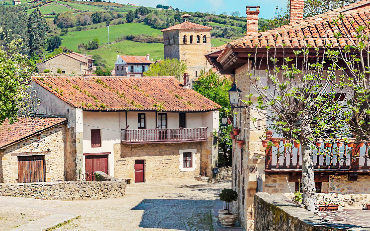 Typical houses and streets of Santillana del Mar, which seem to have remained stuck in the Middle Ages.