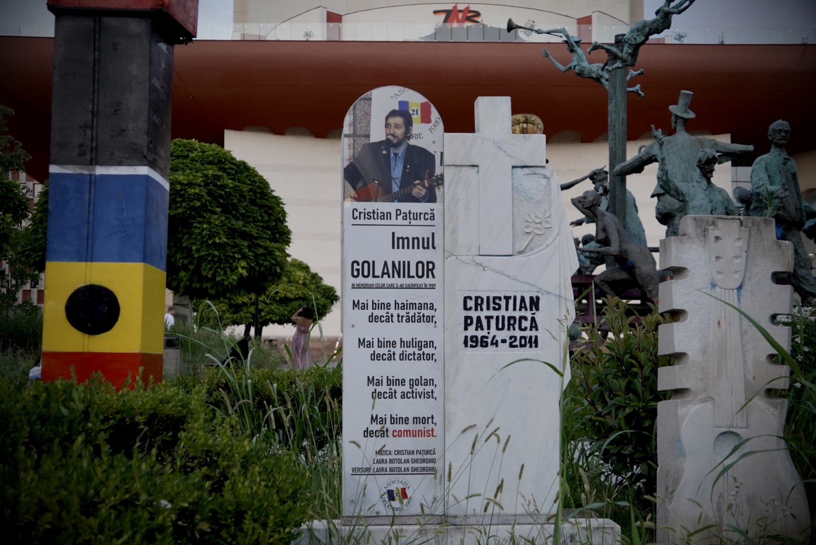 Lugares donde algunos de los personajes más representativos de Bucarest descansan en paz.