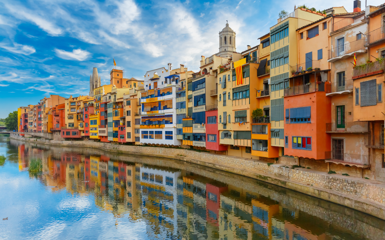 You won't be able to resist photographing Girona's colourful houses.