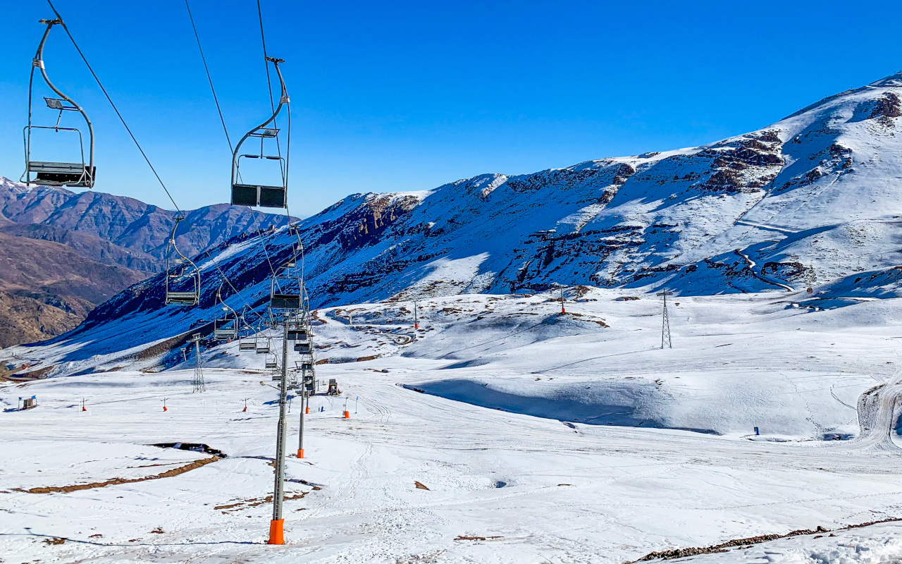Remontes de la estación de Valle Nevado en Santiago de Chile.