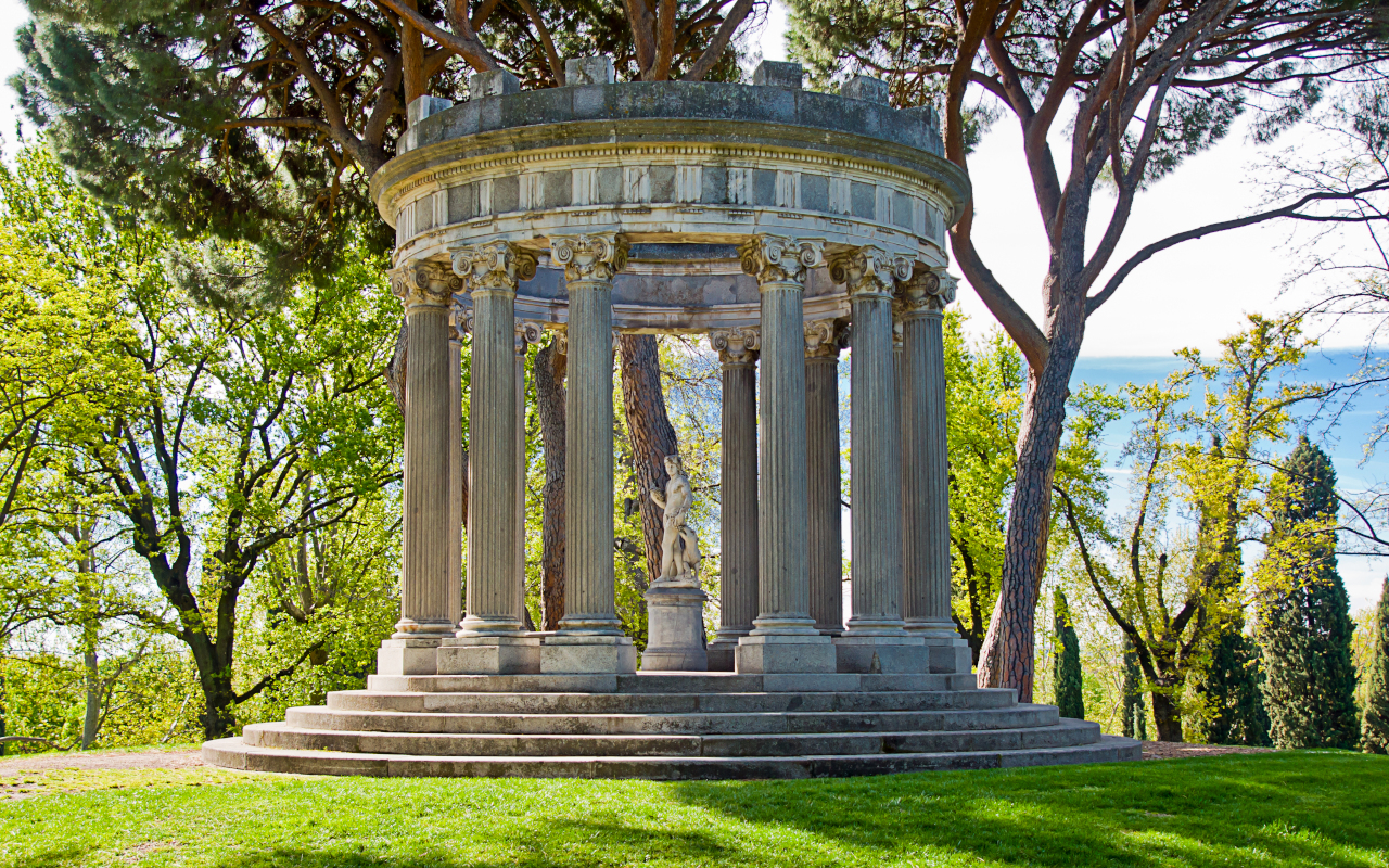 El pabellón del parque, uno de los principales atractivos turísticos que veremos en este free tour.