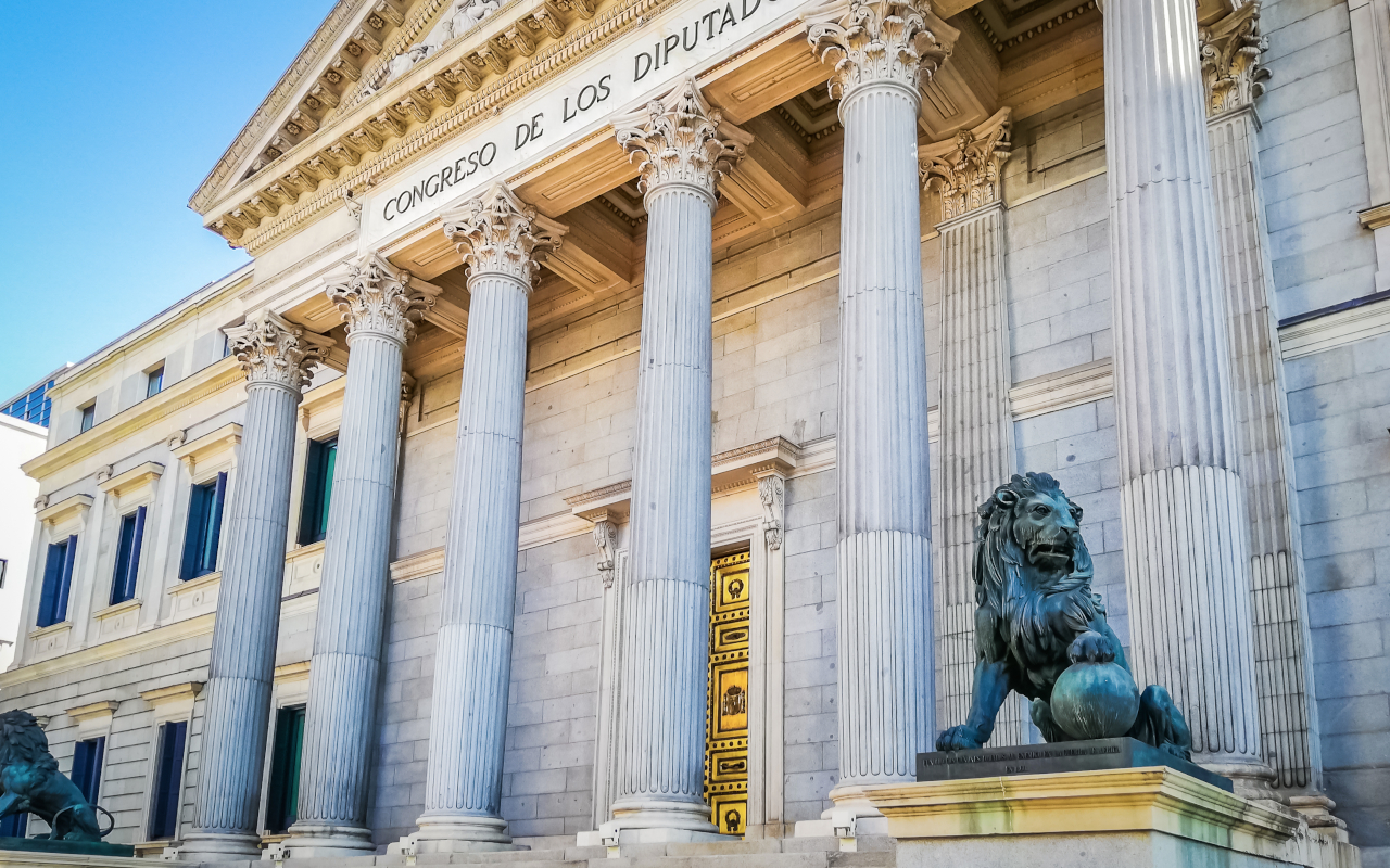 Frente al Congreso de los Diputados relevaremos crónicas ocultas que no aparecen en los libros de texto.