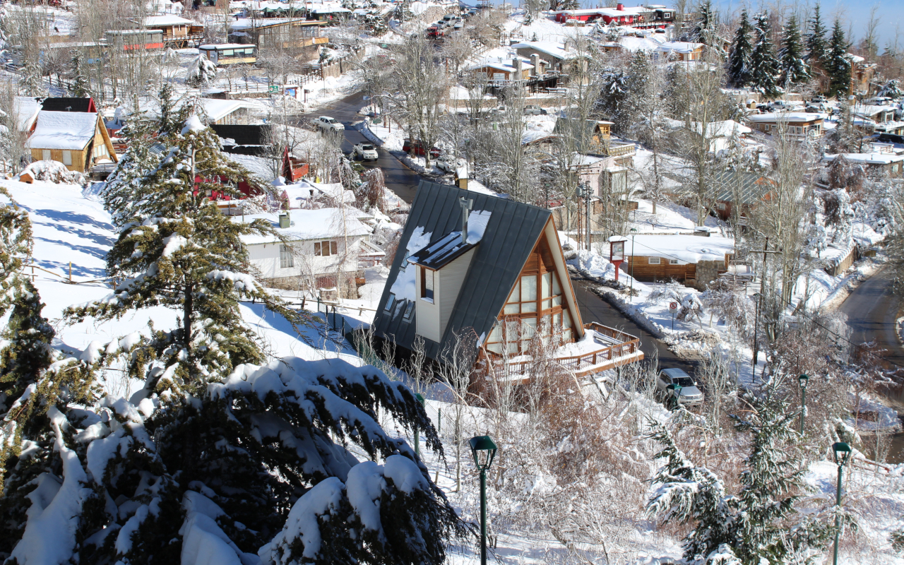 Casas del pueblo de montaña de Farellones.