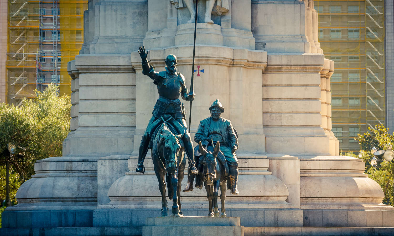 Y cómo no, Don Quijote y Sancho Panza, también estarán presentes en este free tour de las letras por Madrid.