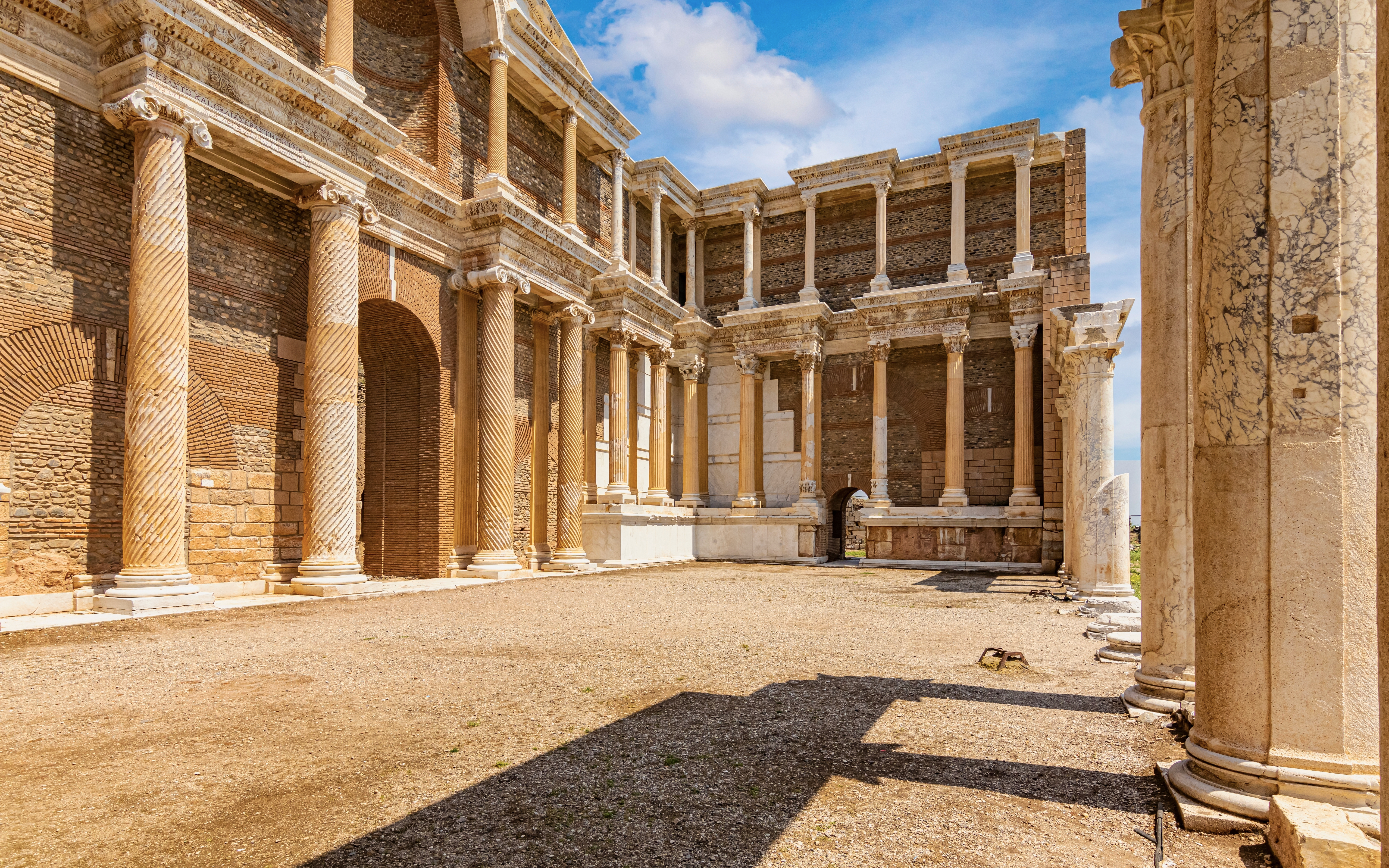 Parte de las ruinas de la sinagoga de Sardes.