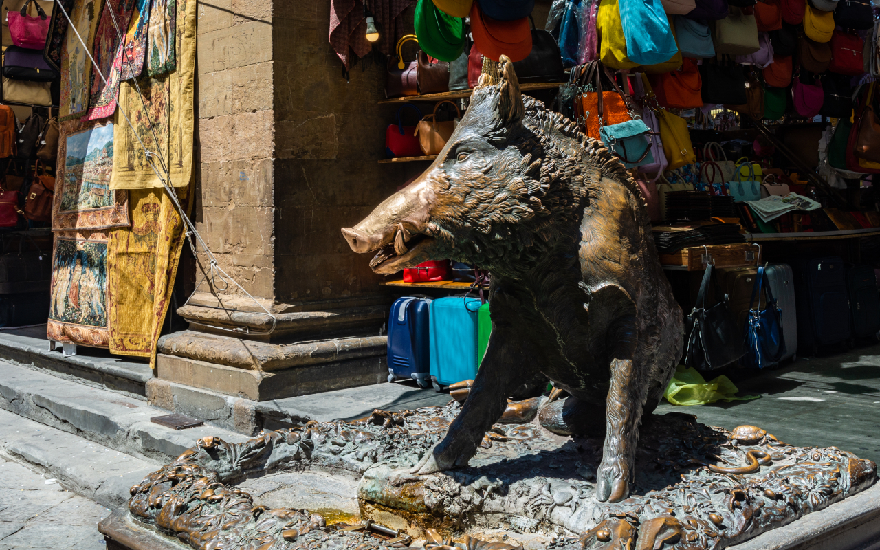 Tocaremos la icónica figura del Porcellino para atraer la buena suerte.