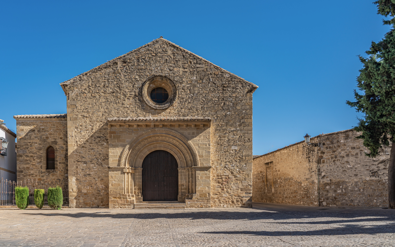 La iglesia de Santa Cruz, situada en el casco antiguo de Baeza.