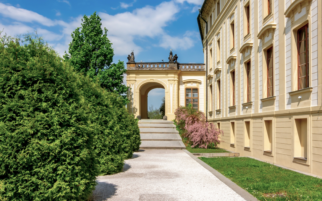 Jardines del antiguo palacio real del Castillo de Praga.