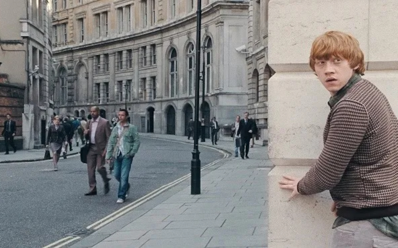 Fotograma de Ron en las calles de Londres, las mismas que tu recorrerás junto al guía local.