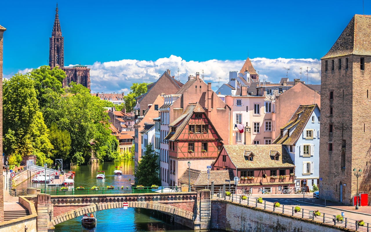 Paisaje de la bella localidad de Estrasburgo, en Francia.