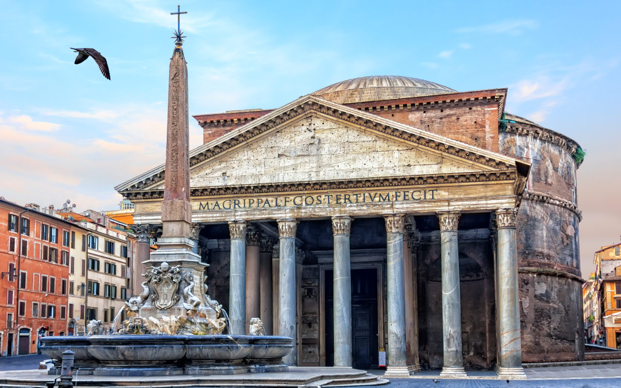 Fachada principal del Panteón de Roma, uno de templos romanos mejor conservados.