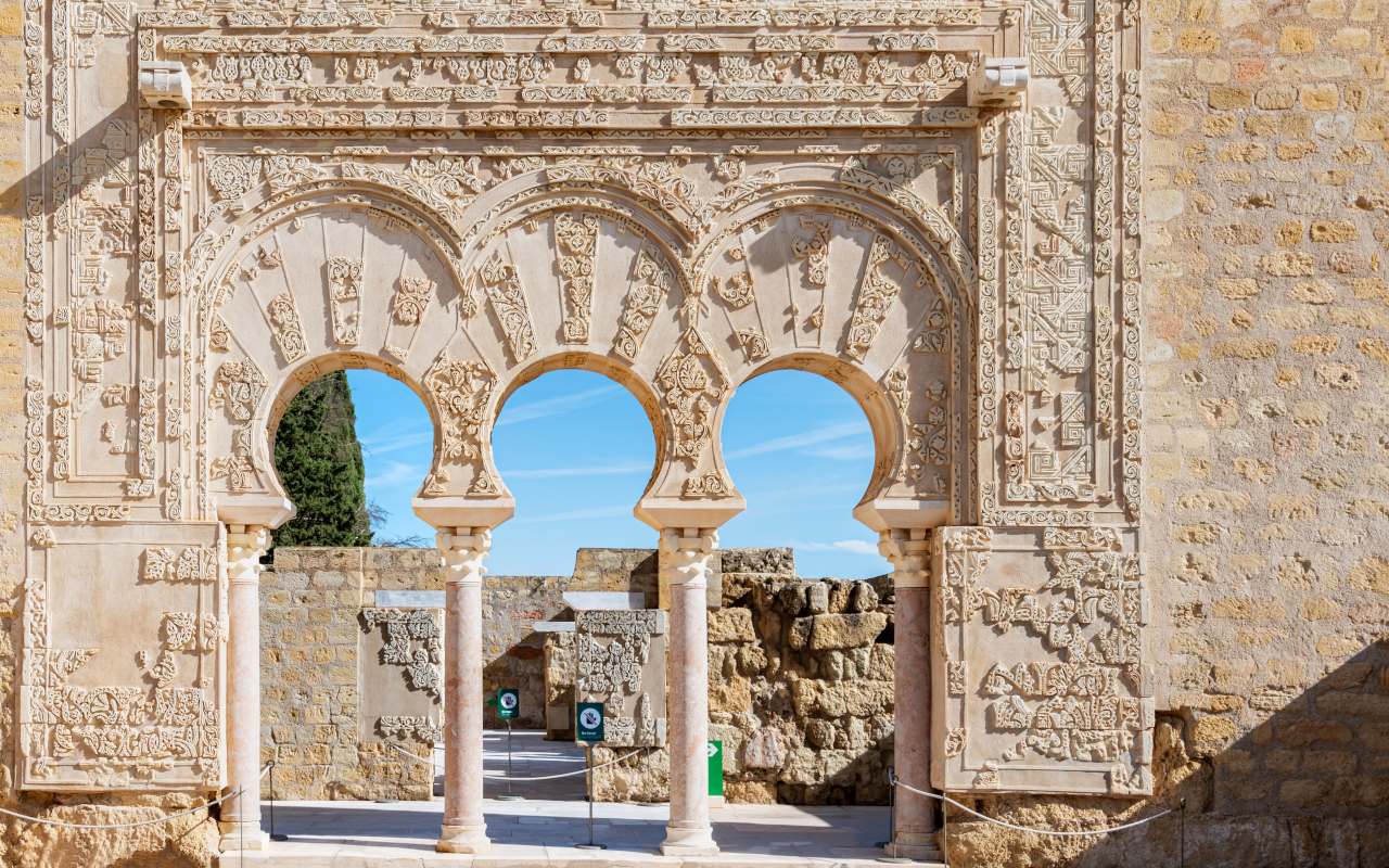 Puerta de la Casa Jafar en Medina Azahara, uno de los principales atractivos de esta histórica ciudad.