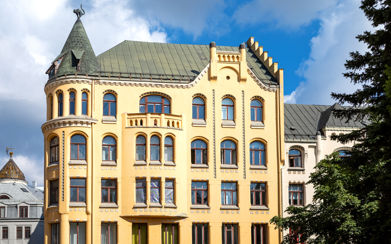 La Casa de los Gatos de Riga esconde un sinfín de curiosidades que desvelaremos en este free tour.
