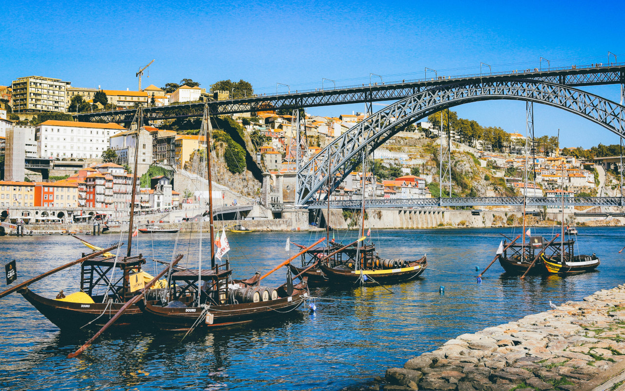 Vila Nova de Gaia es el lugar en el que se encuentran las bodegas de vino de Oporto.