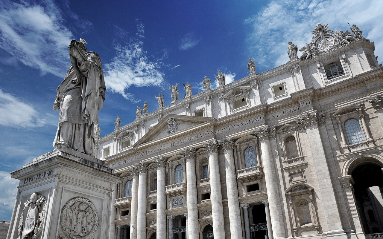 Además de los Museos Vaticanos, también accederás a primera hora a la Capilla Sixtina.