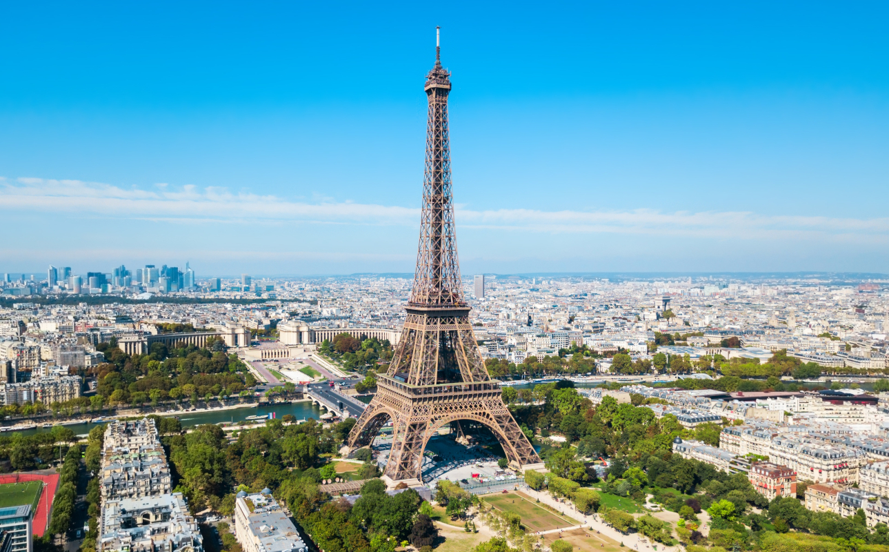 Vista aéra de la Torre Eiffel, el símbolo por excelencia de Francia.